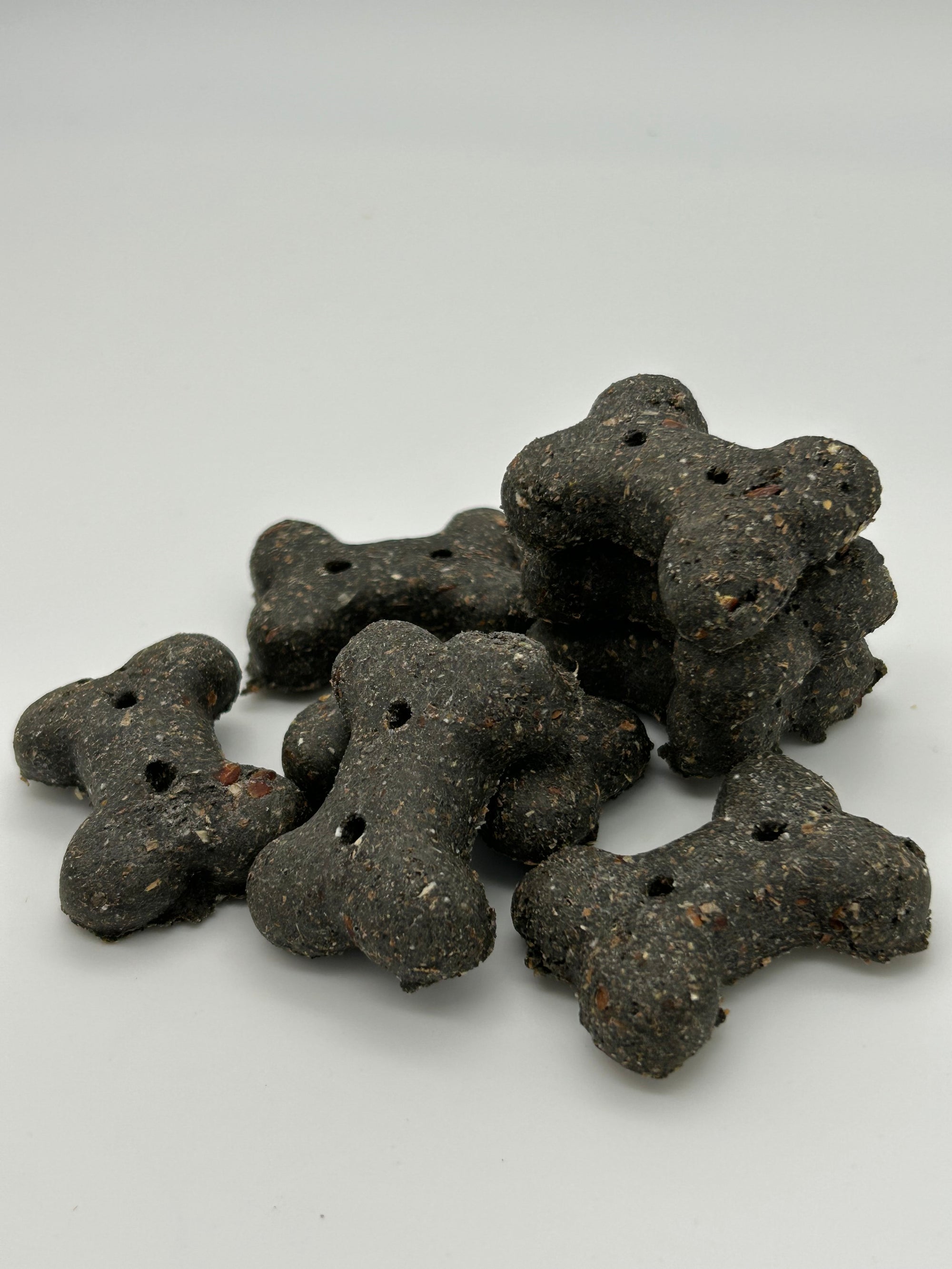 Charcoal & Aniseed healthy natural dog biscuits